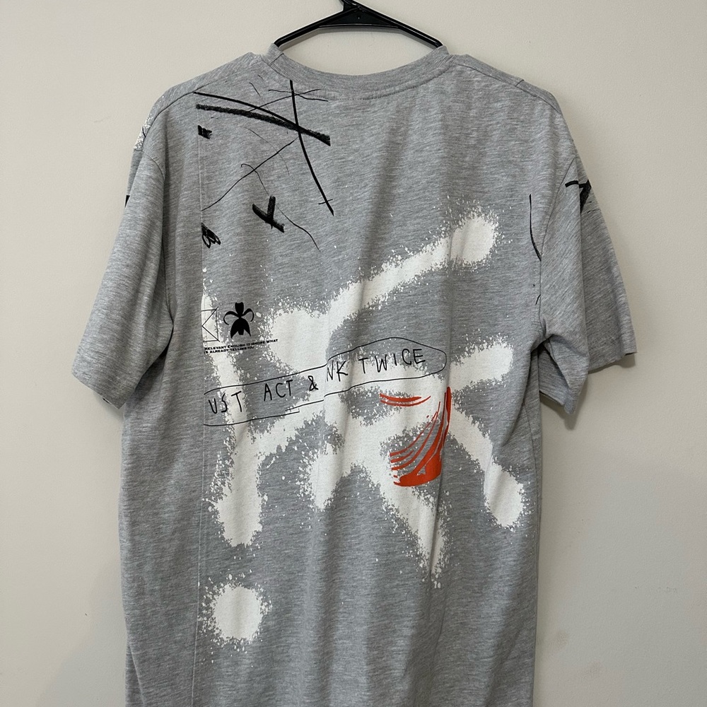 Zara Graphic T-shirt - Picture 2 of 2